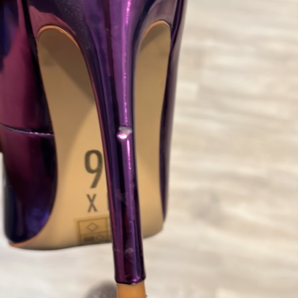 Purple 4 1/2 inch high heels - Picture 5 of 5